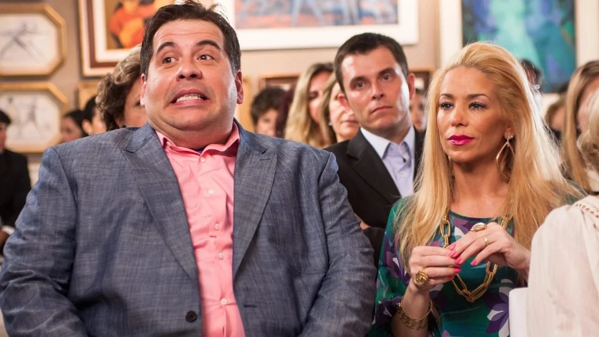 Leandro Hassum e Danielle Winits em cena de Até Que a Sorte nos Separe