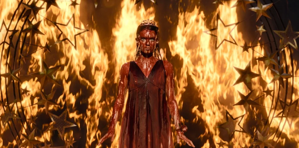 Cena da primeira temporada de Carrie, série do Prime Video