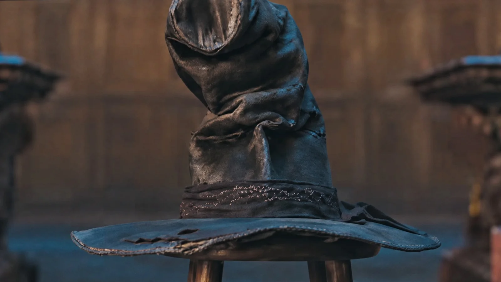 Chapéu Seletor em arte da série Harry Potter e a Pedra Filosofal da HBO