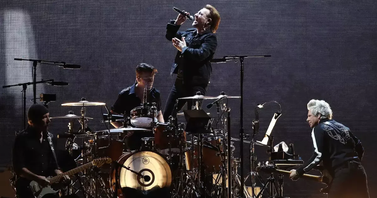 Integrantes do U2 em imagem de divulgação do show no intervalo da NFL