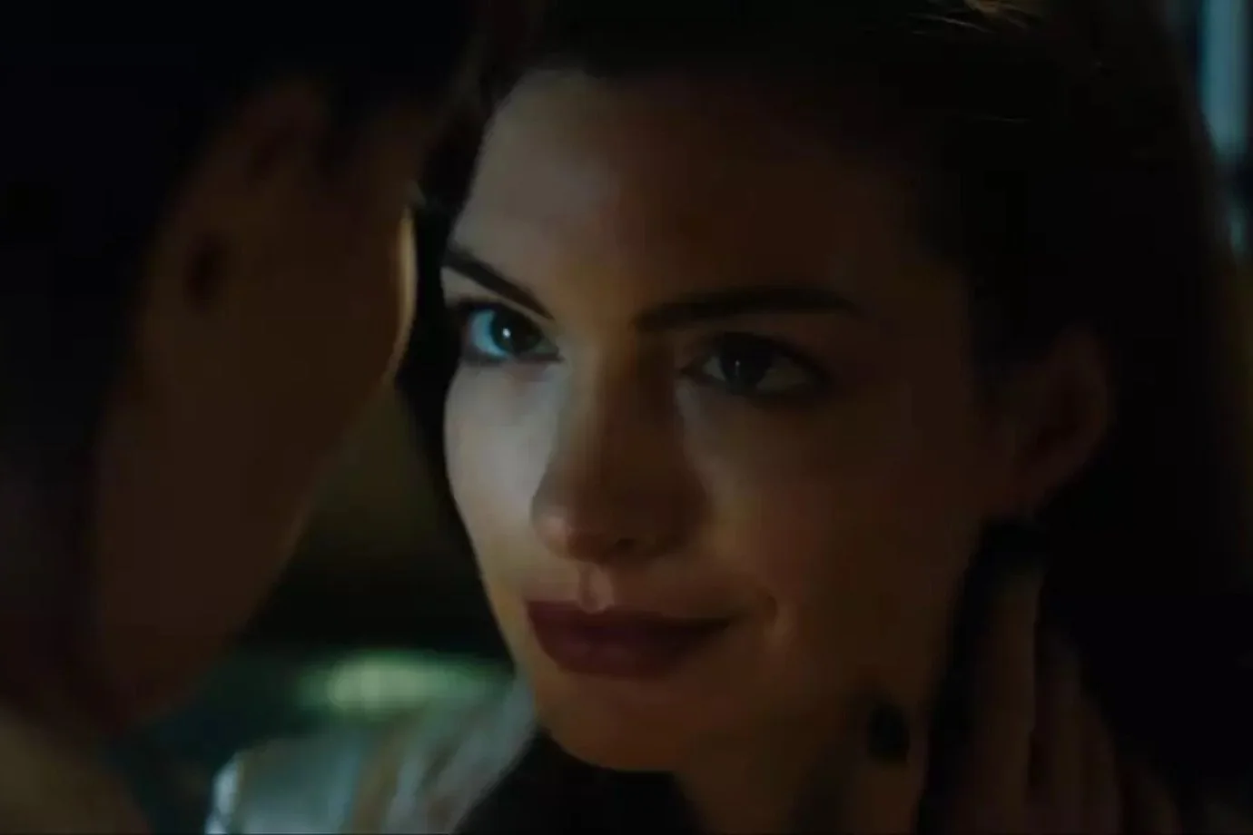 Anne Hathaway no filme Verity